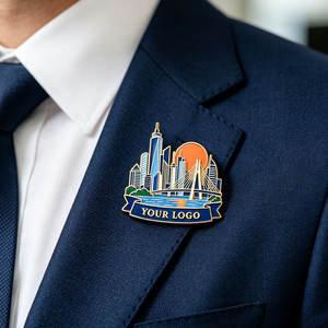 Badge personnalisé en métal avec silhouette de ville, plaqué or, émail dur, cadeau d'affaires - Product Image 3