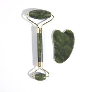 Ensemble de massage facial avec rouleau de jade vert et outils en pierre naturelle Gua Sha en forme de cœur pour le soin du visage et la relaxation - Product Image 5
