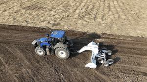Runtu niveleuse agricole de taille moyenne/grande, tractée par un tracteur, avec racloir télescopique, machine agricole en acier robuste - Product Image 2