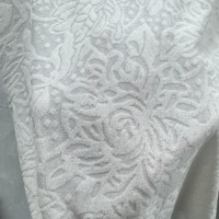 Tissu Jacquard Léger Tricoté 100% Polyester Motifs Floraux Vente en Gros pour Robe Femme Smock Texture Lin Rideau