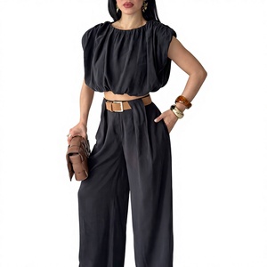 Ensemble pantalon deux pièces personnalisable pour femme, col halter, sans manches, longueur genou, en polyester, fabriqué en Turquie - Product Image 1