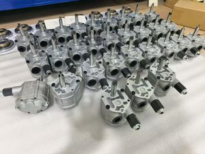 Pompe de remplissage d'huile PV23 pour camion malaxeur et pompe hydraulique d'excavatrice - Product Image 1