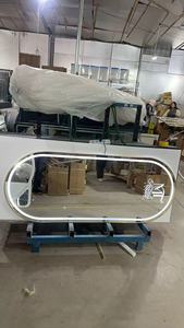 Miroir LED mural contemporain grand format pour salon de coiffure et maquillage – Mobilier moderne pour salons de barbier - Product Image 4