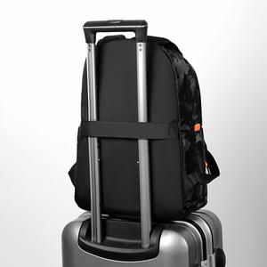 Mochila para Portátil de 14 Pulgadas con Diseño de Camuflaje Otoñal, Nueva Mochila de Material Innovador para Hombre - Product Image 1