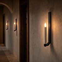 Applique murale LED en pierre de travertin jaune naturel nordique avec support métallique linéaire pour salon, villa, chevet ou fond de pièce