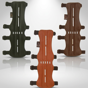 Protège-bras traditionnel pour la chasse à l'arc – en cuir de vache véritable, réglable, pour le tir en plein air, compatible ambidextre - Product Image 1