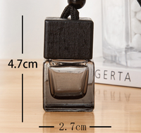 Bouteille diffuseur de parfum pour voiture en verre transparent dégradé noir classique avec bouchon en bois noir de 8 ml, pour huiles essentielles et désodorisant suspendu