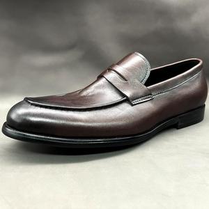 Chaussures de luxe au design nouveau pour les affaires, chaussures habillées en cuir brillant, chaussures habillées et richelieu pour hommes en cuir de vachette lavé à l'eau - Product Image 5