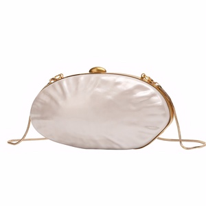 Bolso de Noche de Acrílico con Forma Irregular para Mujer, Estilo Vintage, con Cadena Metálica Extraíble, para Salir de Noche o Baile de Graduación - Product Image 5