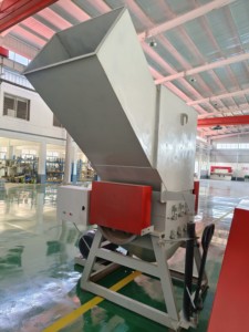 Erschwinglicher Industrieller Automatischer Schaumstoff-Entgaser, Kompakter Abfallschwamm-Zerkleinerer, Hochgeschwindigkeits-Schwamm-Mühle - Product Image 4