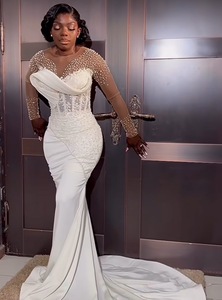 Nuovo Design 2025 Abito <span class=keywords><strong>da</strong></span> <span class=keywords><strong>Sposa</strong></span> <span class=keywords><strong>da</strong></span> Donna in Pizzo Bianco Personalizzato con Maniche in Rete e Perle Abito <span class=keywords><strong>da</strong></span> <span class=keywords><strong>Sposa</strong></span> <span class=keywords><strong>di</strong></span> Lusso a Sirena per Signore - Product Image 3