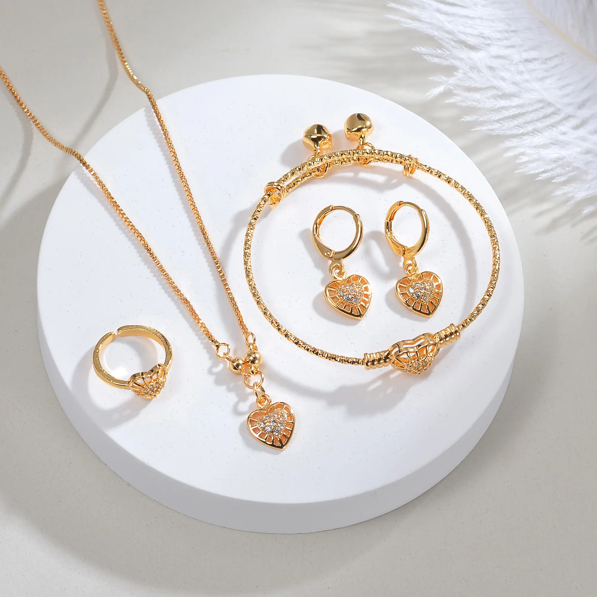 Женские модные популярные из четырех предметов, набор свадебных украшений из 18-каратного золота, роскошные свадебные украшения в форме сердца