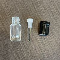 Bouteille de rouleau en verre vide de forme octogonale claire colorée de 3ml 6ml 9ml 12ml pour l'huile d'Oud de parfum d'Attar avec la boule de verre