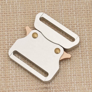 Collar de perro ajustable de lujo con hebilla de Liberación lateral táctica resistente Material de hierro Clips de hebilla de liberación de seguridad - Product Image 1