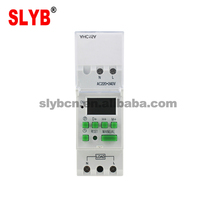 Sakelar Timer Digital LCD Tombol Hijau 24 Jam AHC15A 16A Kontrol Waktu Mingguan Otomatis IP21 Bertenaga Baterai 220V