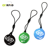 Époxy personnalisé partage de médias sociaux étiquette époxy Nfc porte-clés code Qr Tiktok URL programmable RFID porte-clés étiquette