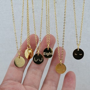 CAIOOCHE Collana Minimalista Ispirata al Movimento <span class=keywords><strong>Femminista</strong></span> con Ciondolo a Disco in Acciaio Inossidabile, Simbolo Personalizzabile con Incisione, Collana Personalizzata a Forma di Seno - Product Image 3