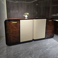 Runwood Lüks Oturma Odası Mobilya Takımı İtalyan Tarzı Burl Ahşap Kanepe Koltuk Yönetici Tipi Yüksek Parlaklıklı TV Ünitesi Villa İçin