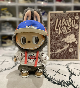 Labubu ของแท้ 100% POPMART Labubu X <span class=keywords><strong>Vans</strong></span> 38ซม. คอลเลคชั่นลิมิเต็ดอิดิชั่น รองเท้า เสื้อผ้า และของสะสม - Product Image 2