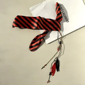 महिलाओं के हेडबैंड के लिए सैटिन हेडबैंड हैलोवीन सिल्क स्ट्रिप पाइरेट हेडबैंड फैब्रिक इलास्टिक पगड़ी पंख समुद्री डाकू कंकाल सहायक उपकरण