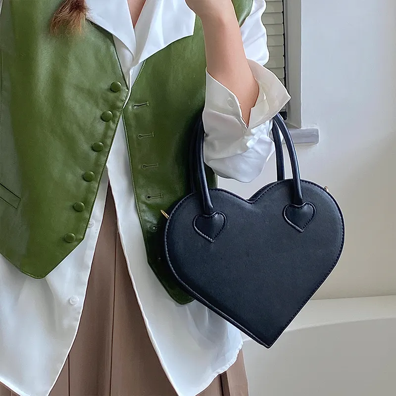 2022 Fashion black heart shape leather purses stylish leather handbags INS Chic Unique Clutch Girls Trendy Party Crossbody Bag