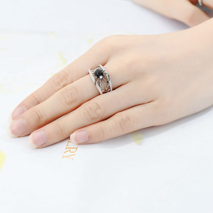 Anello 3D a Forma di Ragnatela Nera, Gioiello Creativo e Alla Moda per le Dita - Product Image 3