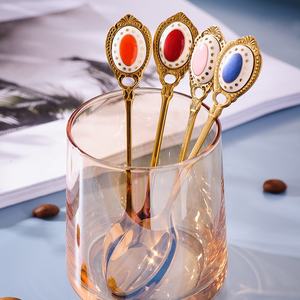 Cuillère à café dorée de style britannique en acier inoxydable avec manche en céramique, cuillère à mélanger, cuillère à thé noir pour le thé de l'après-midi - Product Image 3