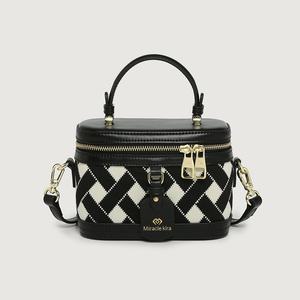 กระเป๋าสะพายข้างผู้หญิง กระเป๋าแบรนด์เนมดัง หนัง PU คุณภาพสูง กระเป๋าหรูสำหรับสุภาพสตรี - Product Image 4