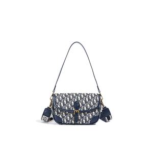 Sac messager carré en PU de haute qualité. Style féminin à la mode. Fabriqué en matériau PU. - Product Image 1