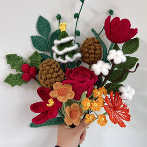 Bouquet di Fiori Natalizi Fai-da-Te all'Uncinetto, Fiori Artificiali Eterni Lavorati a Mano con Pigne e Babbo Natale per Decorazioni Natalizie e Regali Festivi - Product Image 1