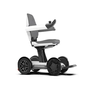 เก้าอี้ล้อเข็นไฟฟ้าพับได้4ล้อสำหรับรถวีลแชร์ภูมิประเทศแบบใช้รีโมทคอนโทรล