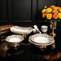 Service de table en porcelaine fine pour banquet impérial, décoré d'émail, bordure dorée, motif floral, vaisselle en céramique pour fête