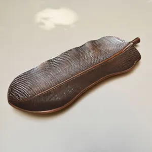 Assiette de service en aluminium de qualité supérieure, style feuille, écologique, design moderne, finition brillante, élégante pour la maison, occasions spéciales - Product Image 3