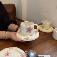 Ensemble tasse et soucoupe en céramique florale texturée, façonnée à la main, tasse à café mignonne en porcelaine à motif floral pour la maison