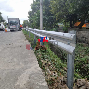 Precios de Barandas de Seguridad en Sudáfrica, Venta de Fábrica, Barrera de Seguridad Vial S235JR RAL RG620 con Viga Galvanizada, Baranda de Carretera - Product Image 4