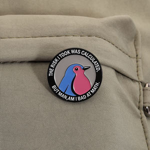 Pin de Esmalte con Frase Divertida y Humorística: 'El Riesgo Es <span class=keywords><strong>Mejor</strong></span> Que el Arrepentimiento', 'El Riesgo que Tomé Fue Calculado', Broche, Insignia de Solapa, Regalo - Product Image 3