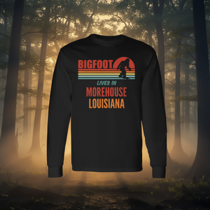 Maglietta a maniche lunghe Bigfoot Lives In Morehouse Louisiana - Product Image 3