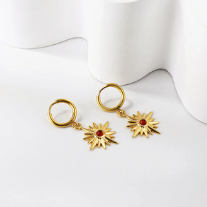 <span class=keywords><strong>Pendientes</strong></span> de Moda ZSZL, Joyería de Acero Inoxidable 304/316, <span class=keywords><strong>Pendientes</strong></span> de <span class=keywords><strong>Aro</strong></span> Chapados en Oro de 18k, <span class=keywords><strong>Pendientes</strong></span> Huggies con Dijes de Ocho Mangos - Product Image 4