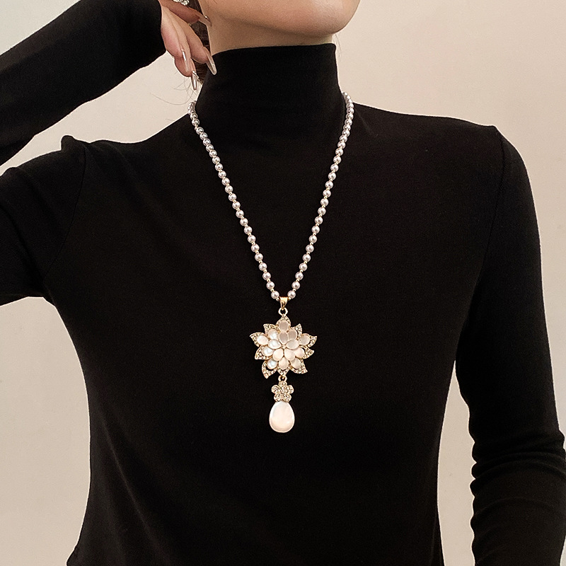 301 White Pearl Cat's Eye