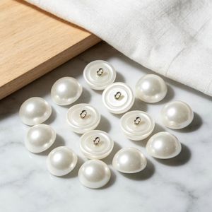 Boutons demi-dôme en fausses perles crème blanches de 10 mm, 12 mm, 14 mm, 16 mm, 18 mm, 20 mm avec tige et vis pour chemises et chemisiers - Product Image 2