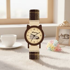 Montre mignonne de dessin animé Virtue 2026 pour enfants et filles, cadran Meow, bracelet en tissu à carreaux marron, montre-bracelet décontractée Kawaii pour les <span class=keywords><strong>amoureux</strong></span> des chats - Product Image 1
