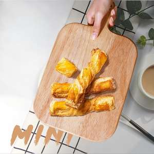 Assiettes rectangulaires en bois de caoutchouc personnalisées en gros avec poignées pour le pain, la pizza et les aliments pour bébés - Product Image 3