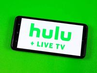 Hullu Live 12 Meses