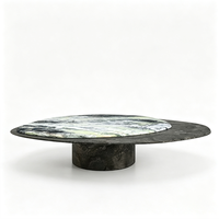 Table basse contemporaine en marbre Dream Home avec bord irrégulier et veinage de jade naturel, style offset encastré