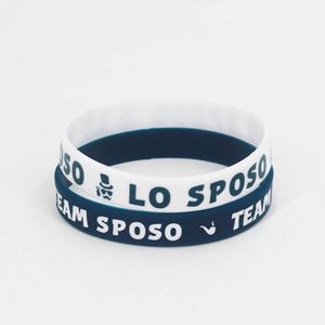 สายรัดข้อมือซิลิโคนงานแต่งงานสไตล์อิตาลีสำหรับแขกชายและหญิง ของขวัญงานแต่งงาน กำไลยางแบบกำหนดเอง - Product Image 3