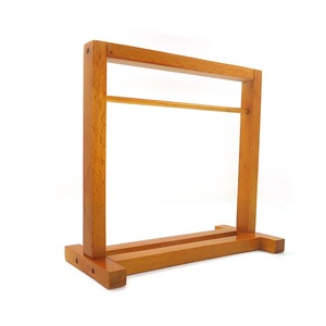 Meubles en bois miniatures, bois naturel, mini porte-vêtements en bois, cintres pour poupées - Product Image 4