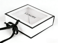Boîte cadeau pliable de luxe personnalisable avec grand couvercle magnétique rose, finition brillante ou mate avec lamination UV avantageuse