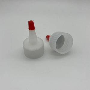 Tapas dispensadoras de 28 mm para botellas de plástico a prueba de fugas para uso químico con punta roja natural y orificio de 0.030. - Product Image 5