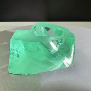 Cristal pur CTH:YAG en morceaux Cr^3+, Tm^3+, Ho^3+: Plaque de cristal de grenat d'yttrium-aluminium dopé au chrome, au thulium et au holmium (Y3Al5O12) - Product Image 2