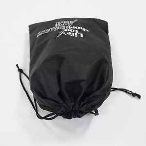 Sac promotionnel noir en non-tissé avec cordon de serrage pour sac à dos de sport, avec logo, en corde PP écologique, grande pochette, sac cadeau pliable - Product Image 4
